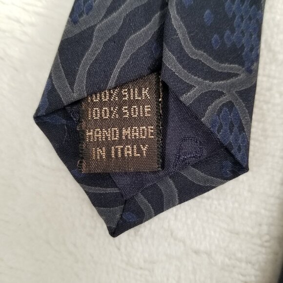 Vintage Valentino Cravatte Tie 100% Silk Hand Made in Italy W 3 3/8 by L 56 3/8 - Picture 5 of 9